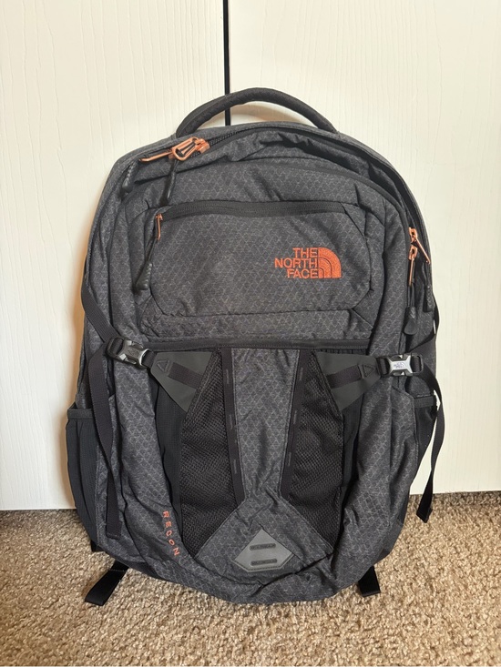 north face backpack school The Women's Jester Everyday Backpack, Blk-NPF, OSFA Weighted Hook The classic Borealis Backpack Ox Red Colour:Graphite-Black